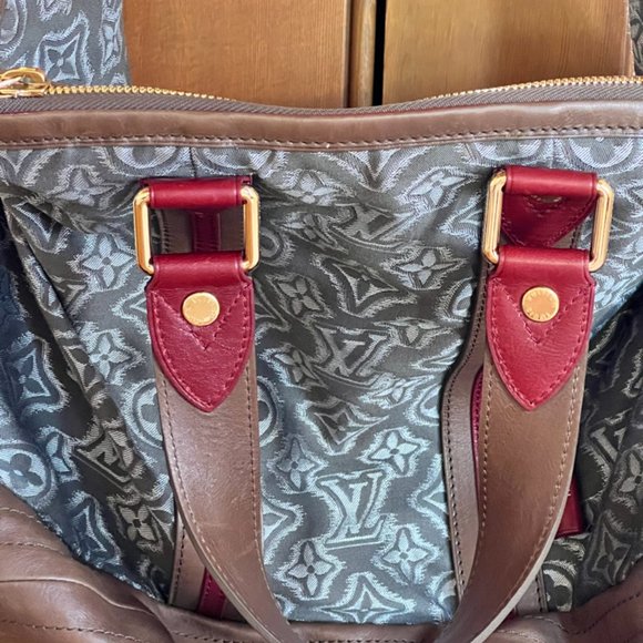 Louis Vuitton tote - Picture 3 of 7